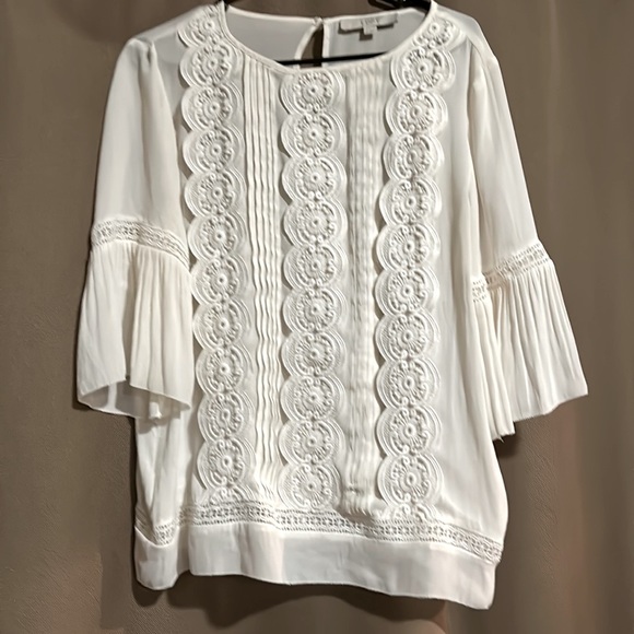 LOFT Tops - LOFT LADIES CREAM BLOUSE SIZE M